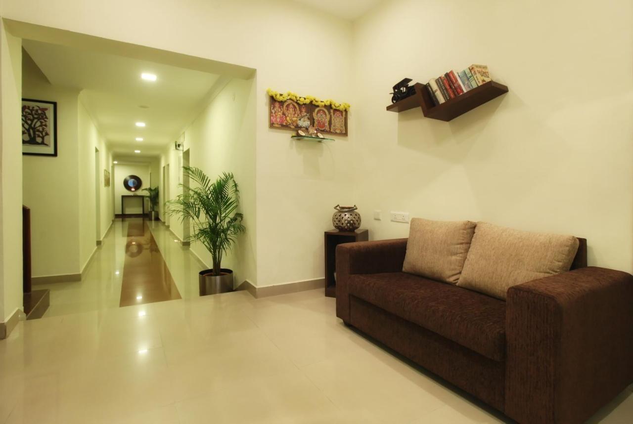 บลู ไอวี เซอร์วิซ อพาร์ตเมนต์ - โกรัตตูร์ Apartment เชนไน ภายนอก รูปภาพ