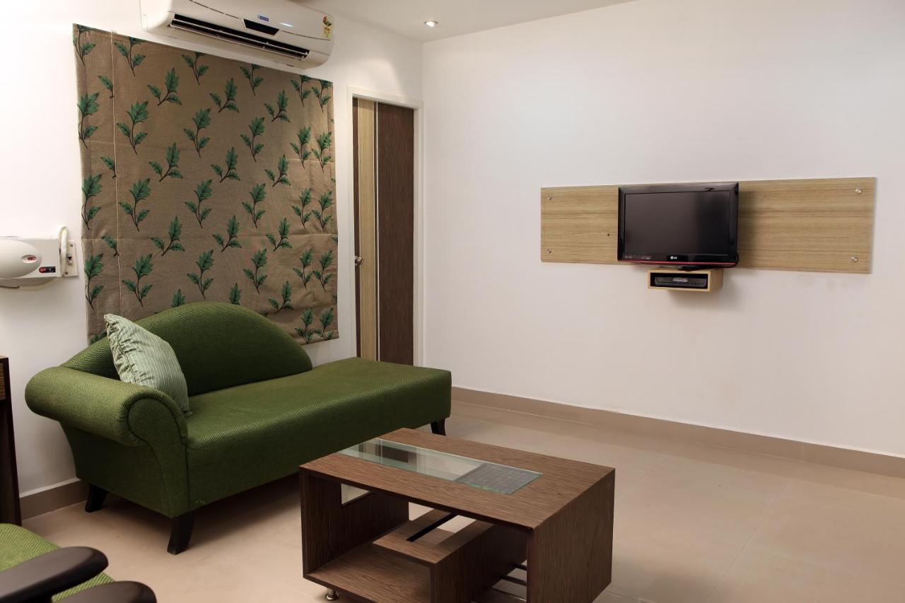 บลู ไอวี เซอร์วิซ อพาร์ตเมนต์ - โกรัตตูร์ Apartment เชนไน ภายนอก รูปภาพ